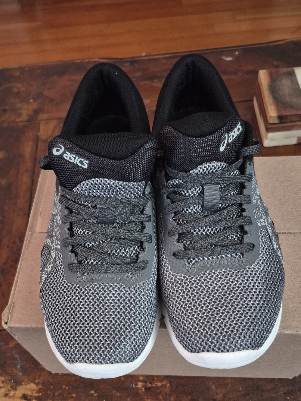 ASICS Men’s Gray and Black Knit Athletic Sneakers